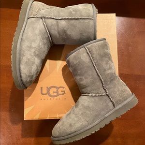 UGG Classic Short Boot